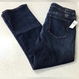 GAP Denim Crop Kick Jeans - Size 14/32: Trendy and Versatile Wardrobe Essential